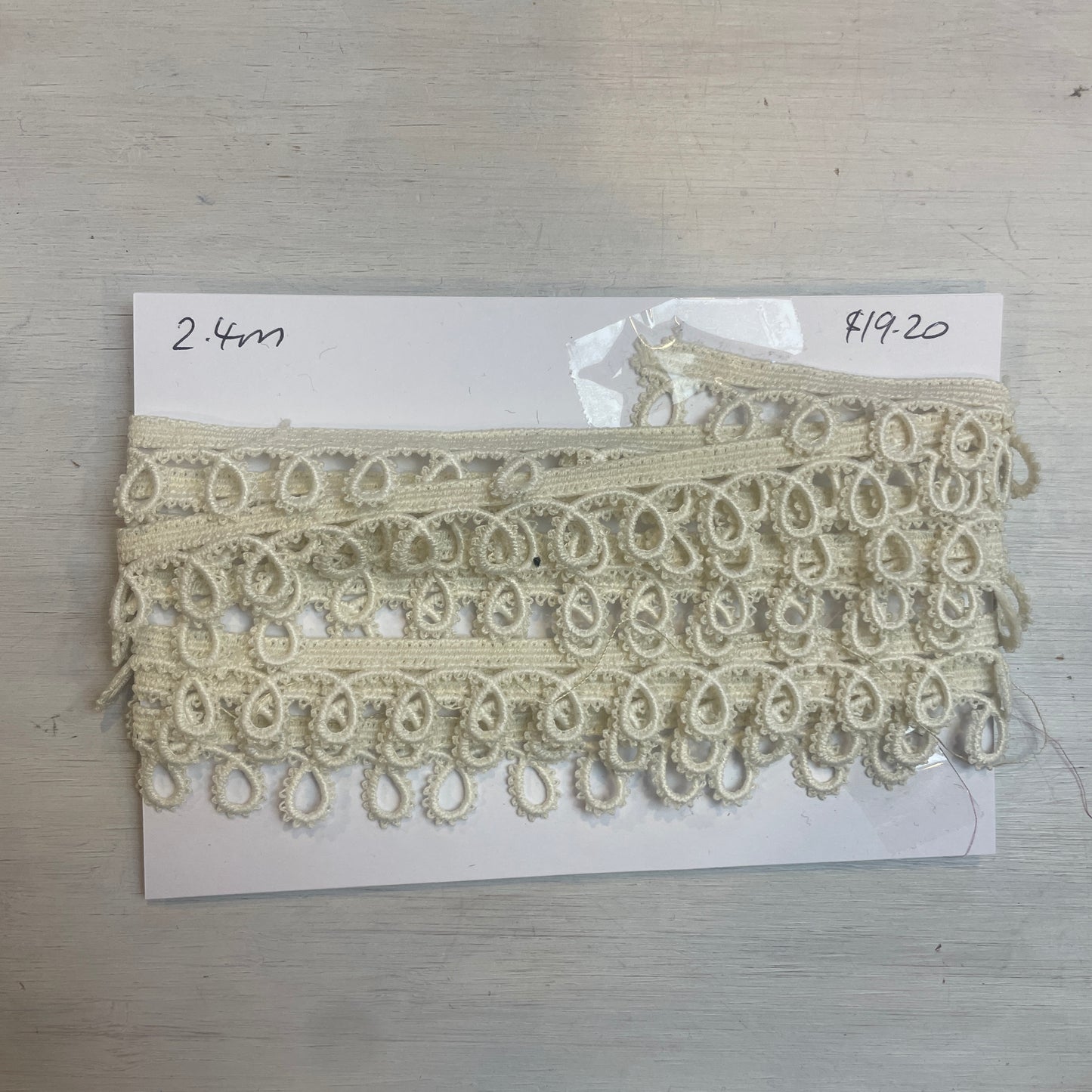 2.4m ivory droplet trim