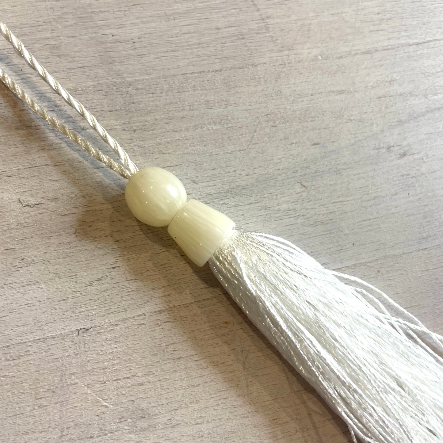 Long ivory tassel 22cm
