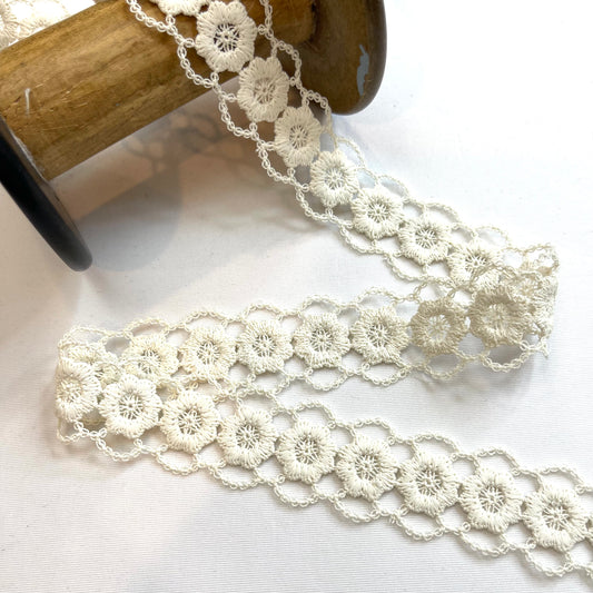 Flower Chain Ivory