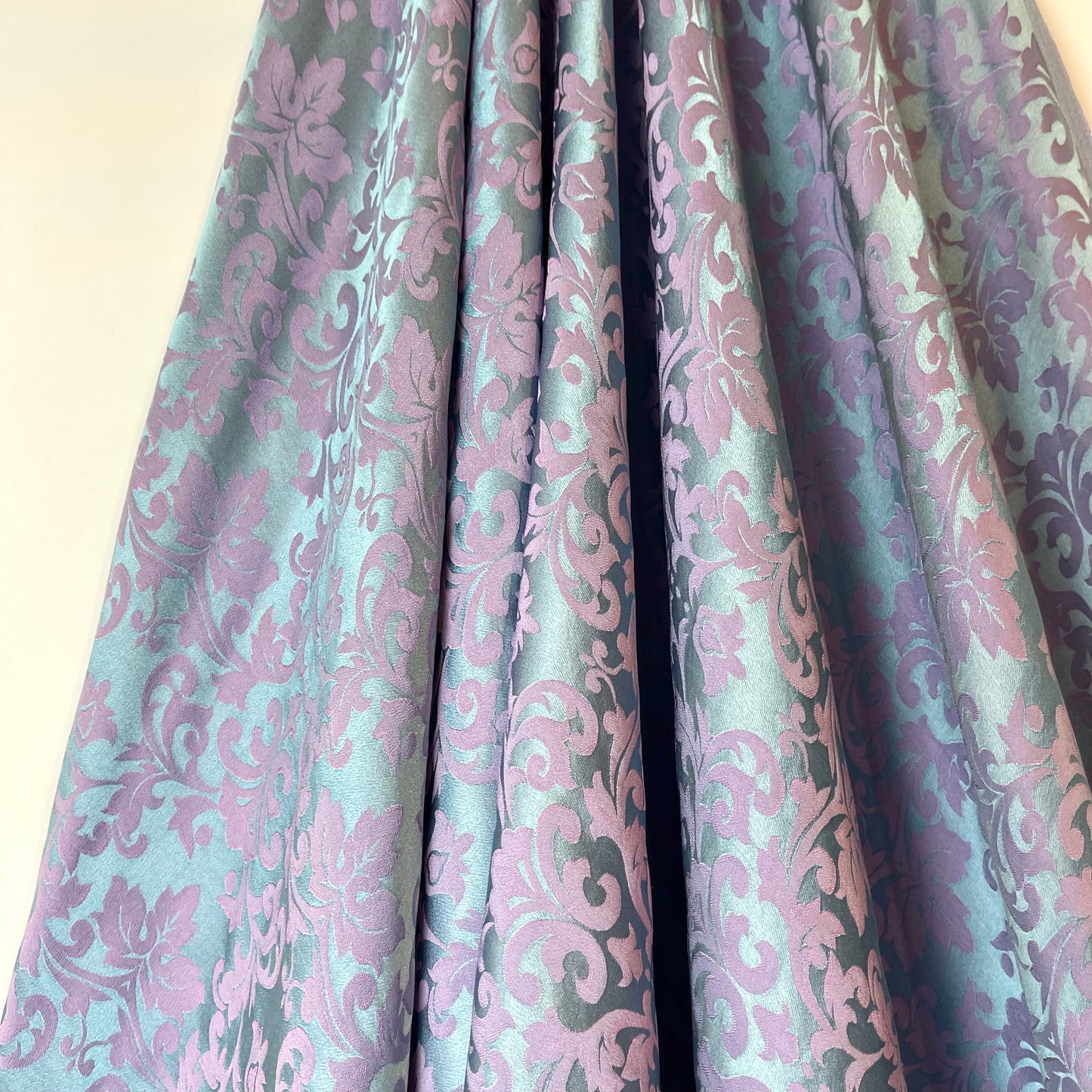 Amethyst fleur Silk jacquard Crepe de Chine