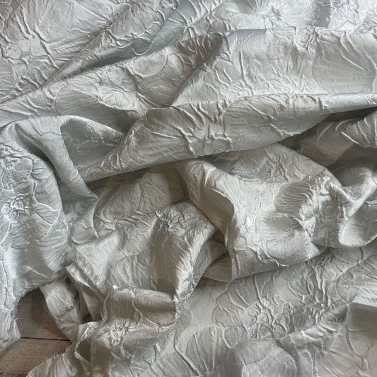 Lillian palest ice Cloque brocade