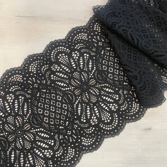 Black medallion 23cm  stretch lace