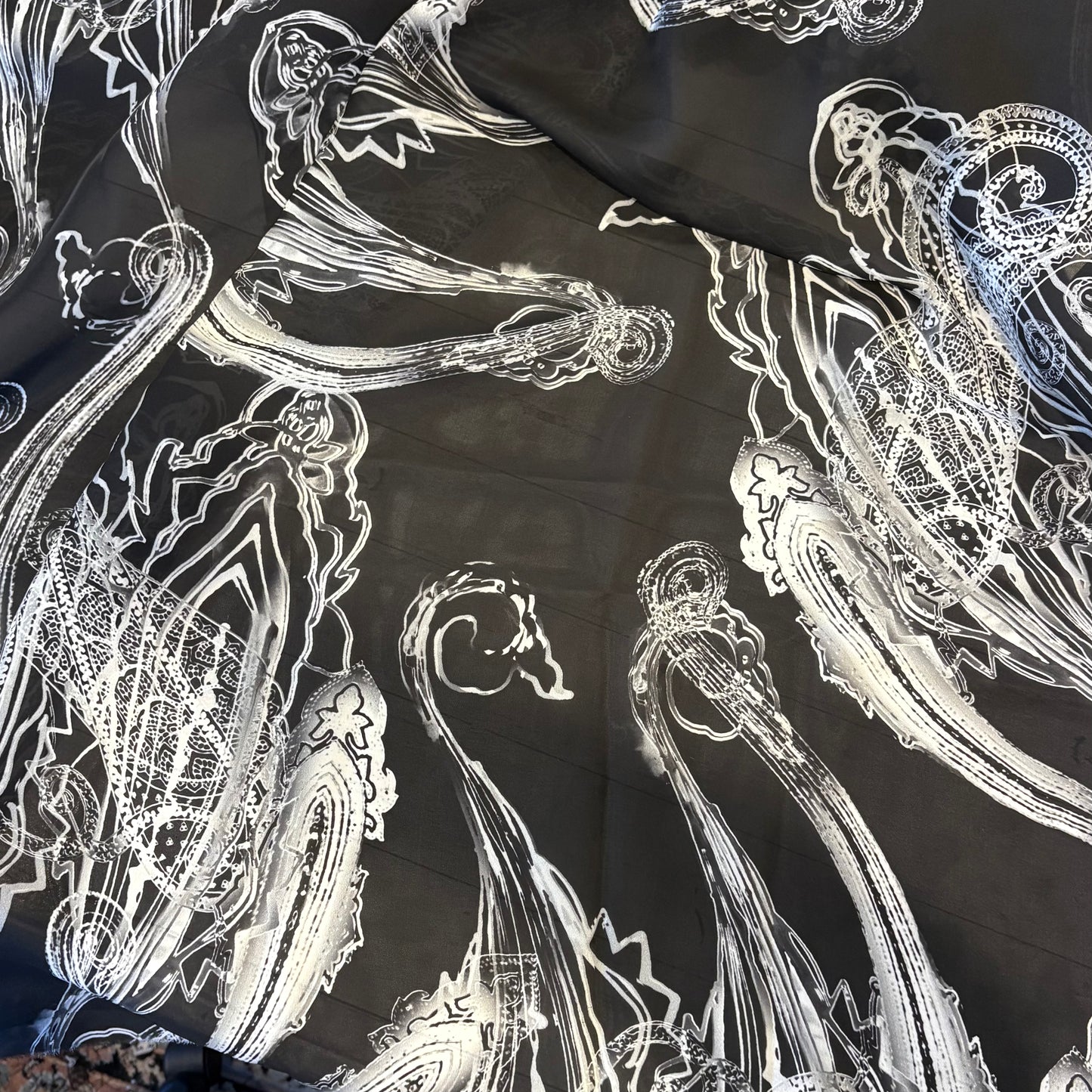 2.9m Modern Monochrome Crepe De Chine