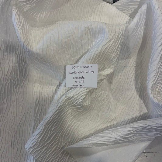 70cm Avalancha White Brocade