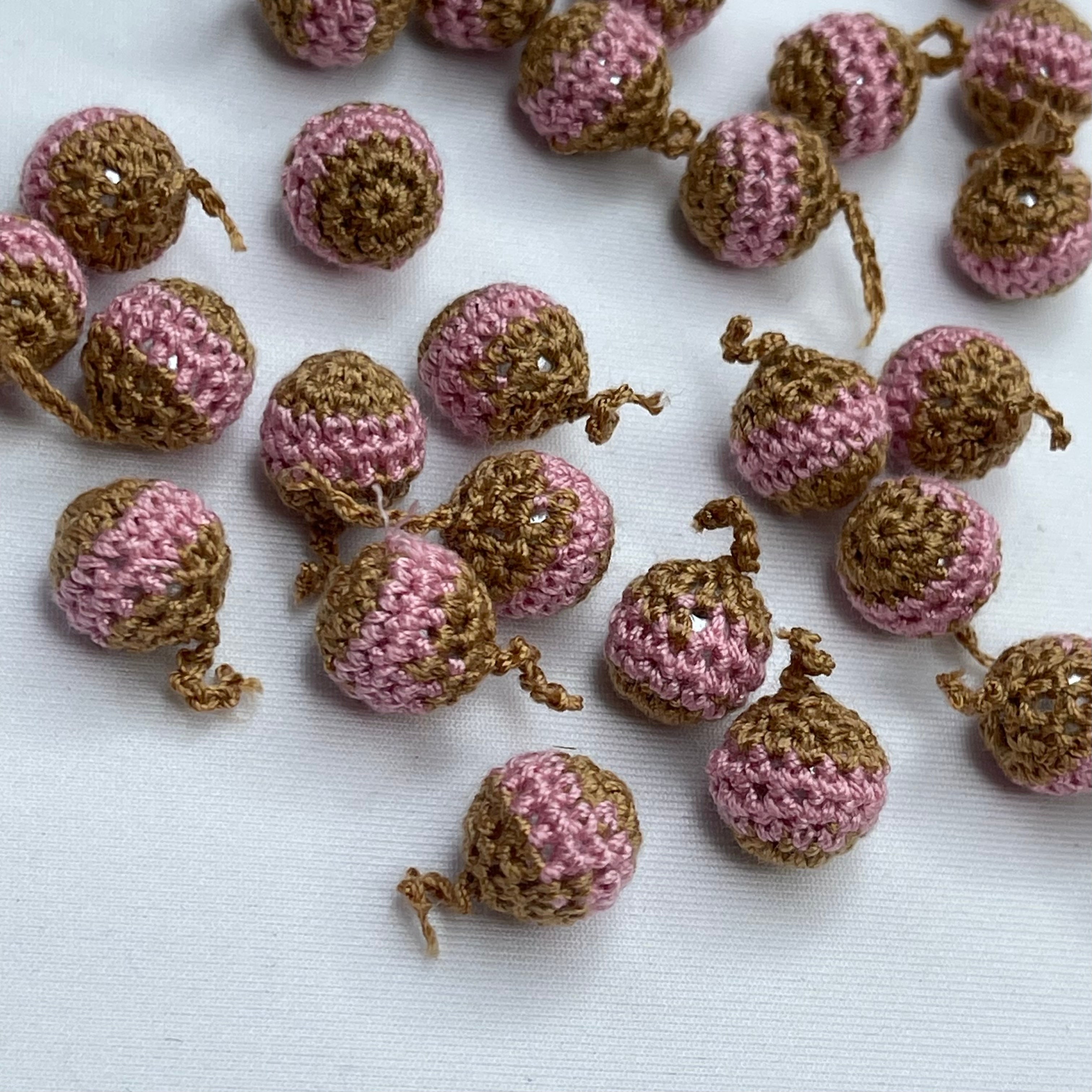 Strawberry Caramel Stripe Crochet Bobble Button – The Maker Society