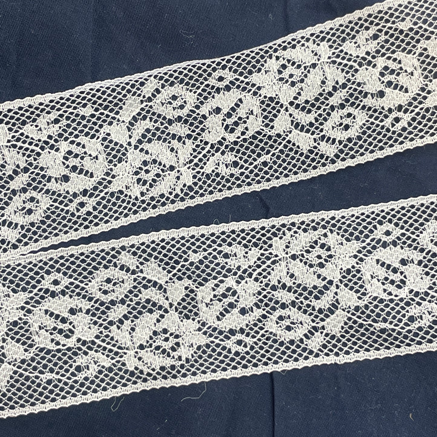 Manon 35mm white nylon lace