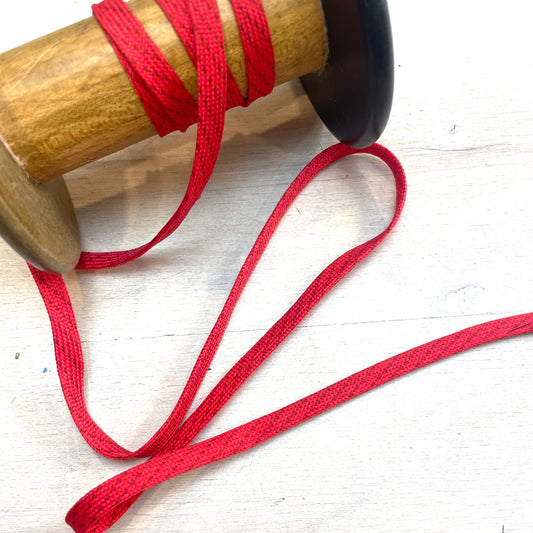 Red fleck flat cord