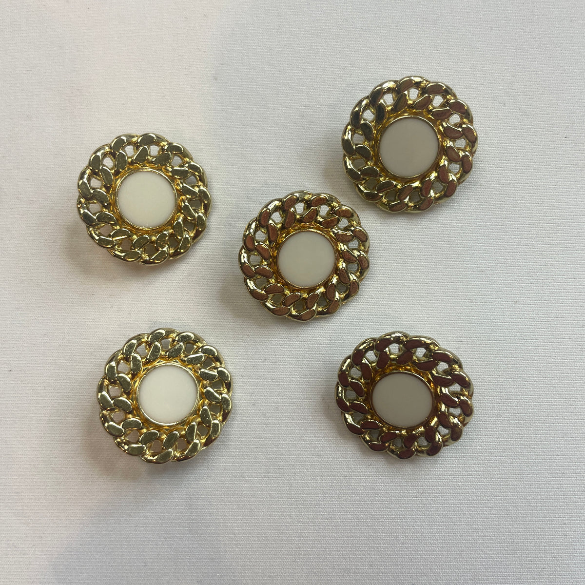 Cuff Button Ivory In chains button ivory large – The Maker Society