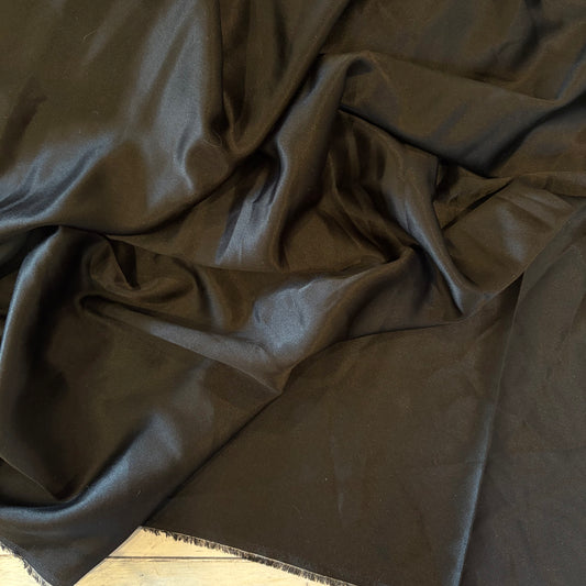1m Black lightweight Satin