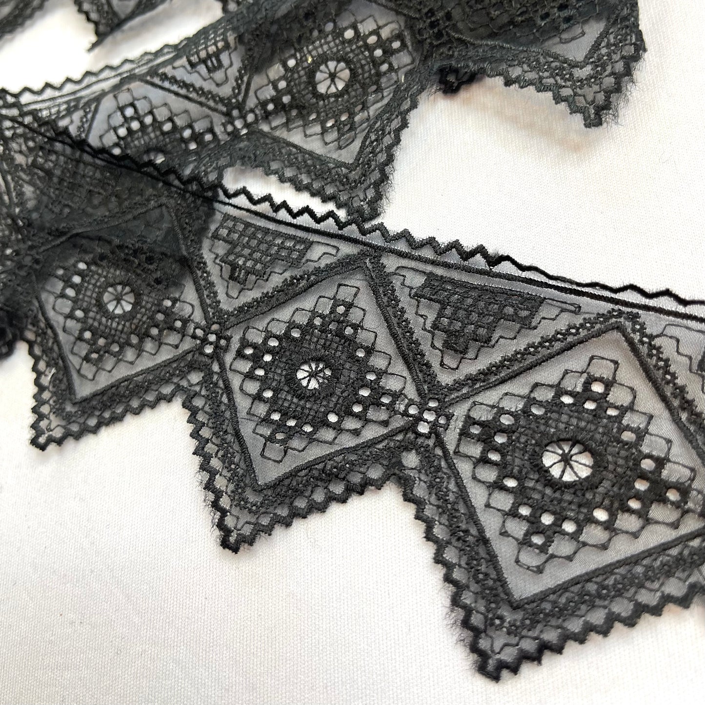 Black Embroidered Diamond 75mm Edging