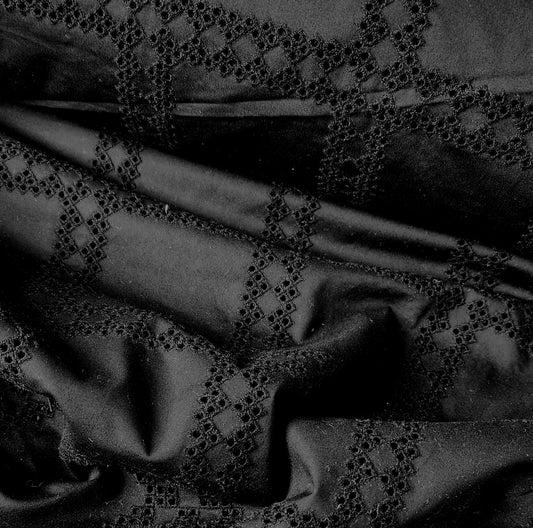 Annie black Embroidered broderie