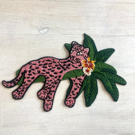 Pink lounging leopard (left) Motif