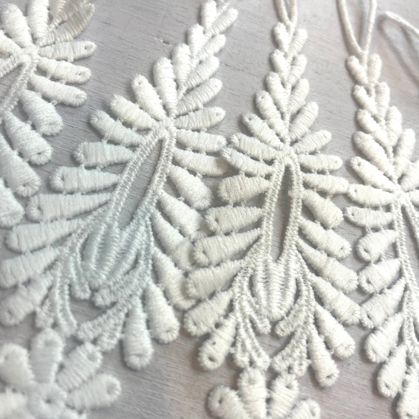 set of 6 lace tassel motifs