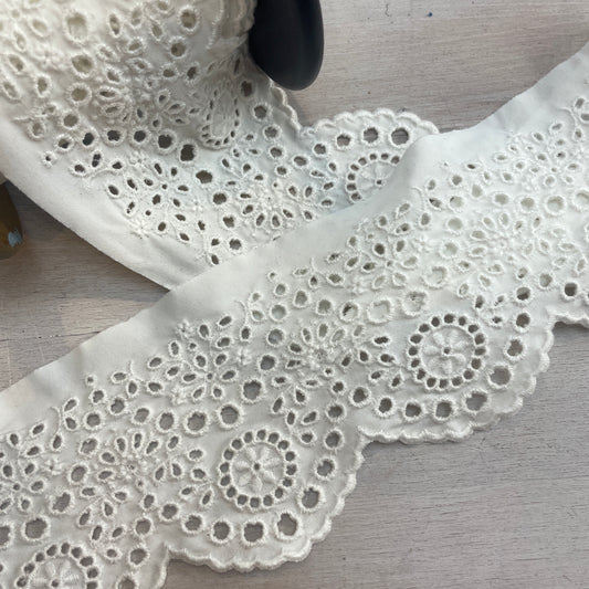 Byron embroidered lycra trim white