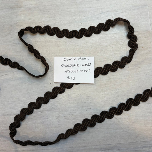 1.25m Chocolate Waves Trim