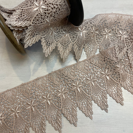 Mocha Patagonia Edging Guipure Trim