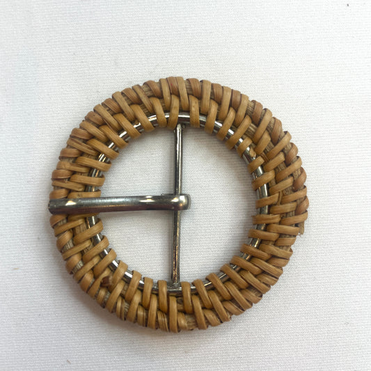 round raffia buckle