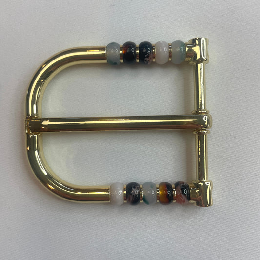 D shaped buckle with resin beads