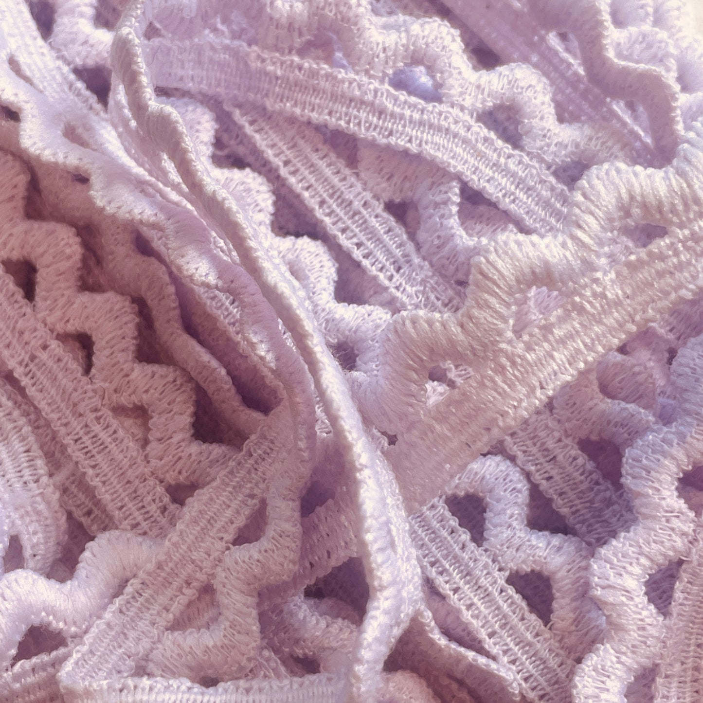 15mm pale mauve RicRac edging Trim