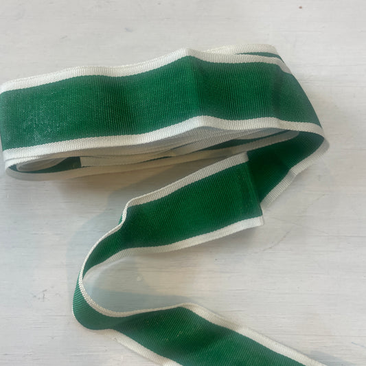 1.7 m green and white gros grain ribbon