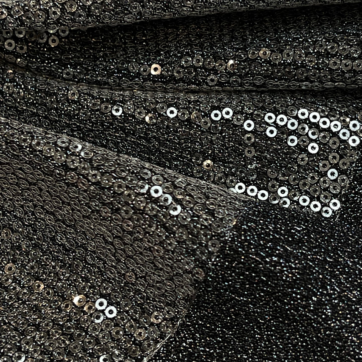 2.75 m gunmetal sequin knit