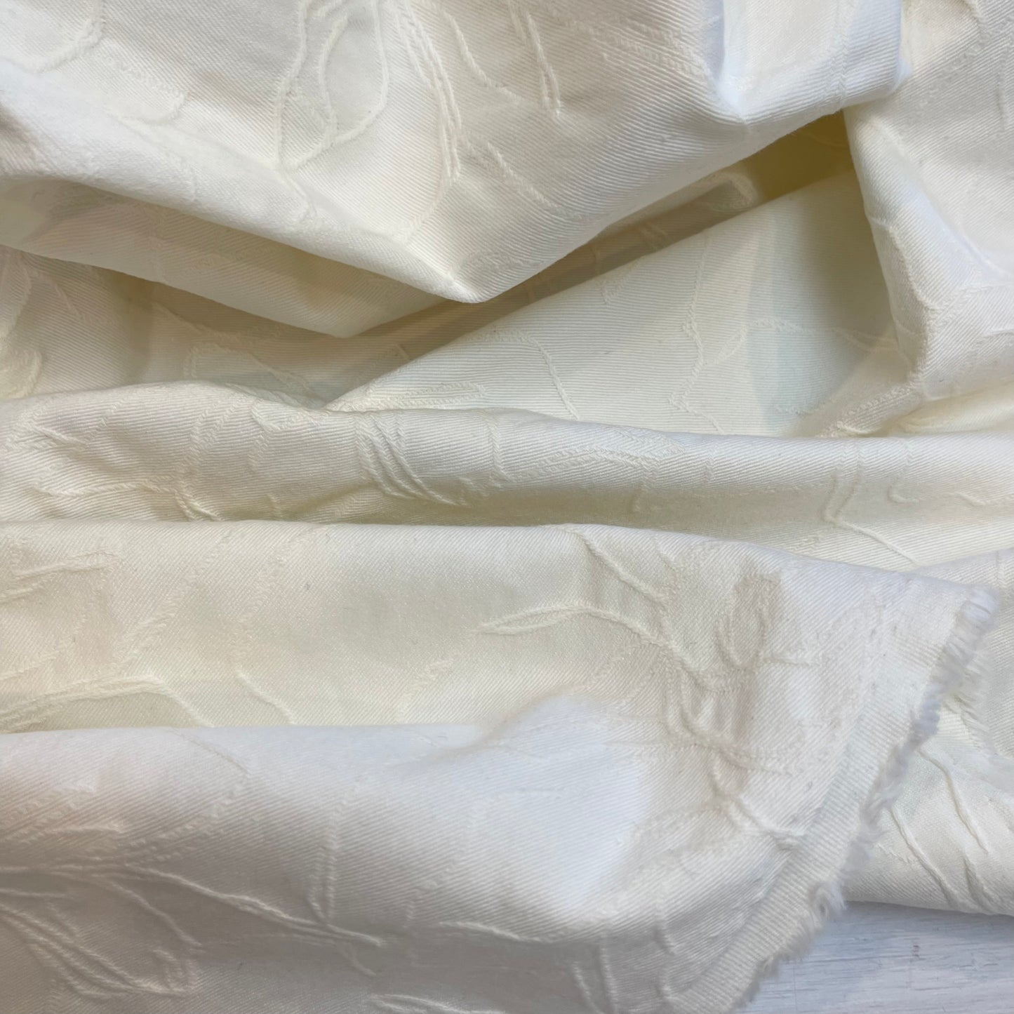 1mtr cream roses jacquard stretch cotton twill