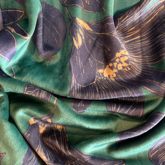 Emerald stems stretch velvet