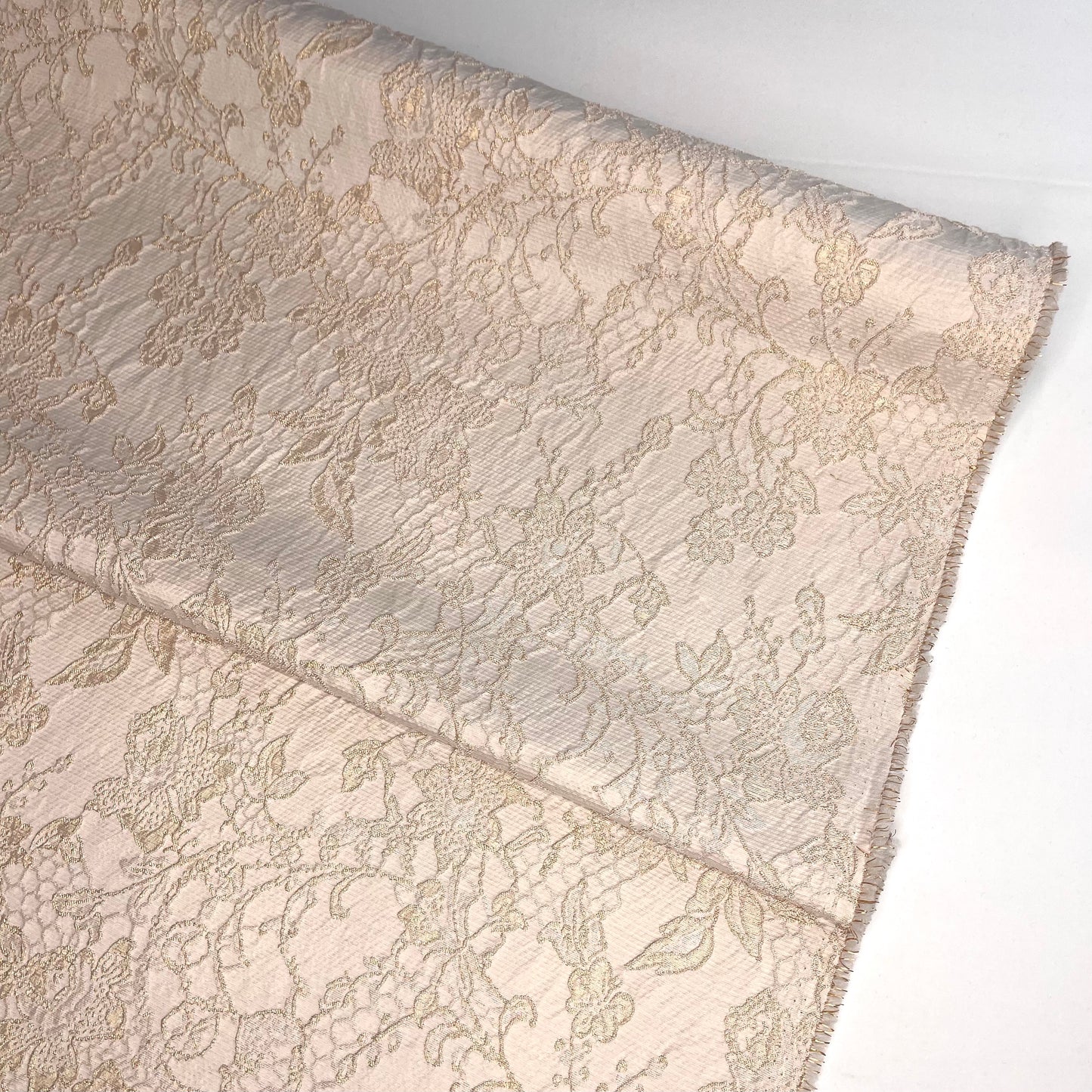 Champagne Roses Cloque Brocade