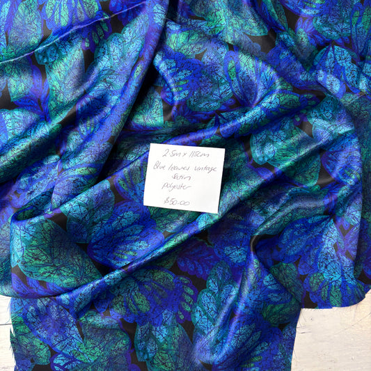 2.5m Blue Leaves Vintage Satin
