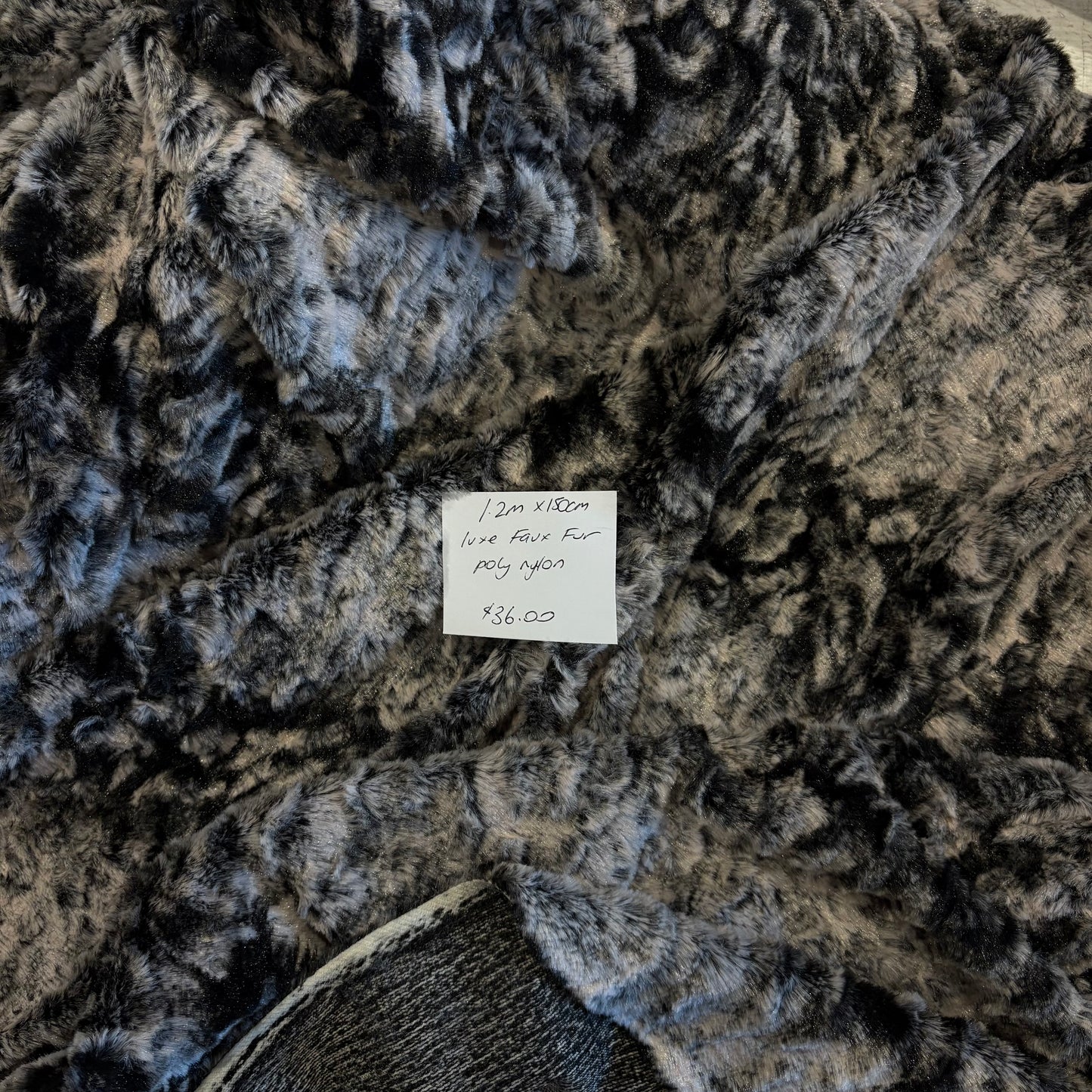1.2m Luxe Faux Fur