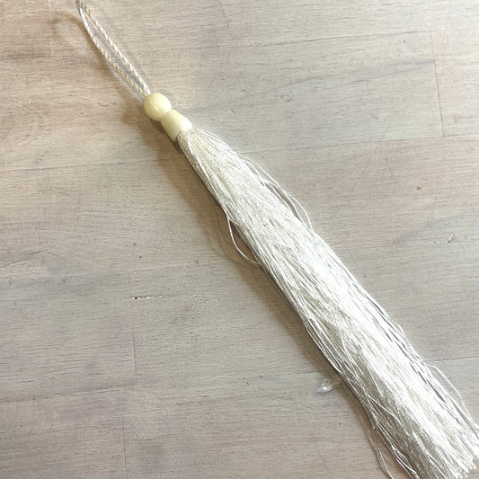 Long ivory tassel 22cm