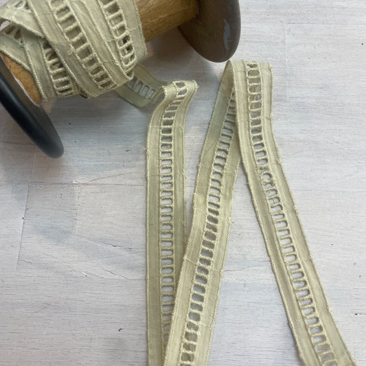pistachio ladder insertion trim