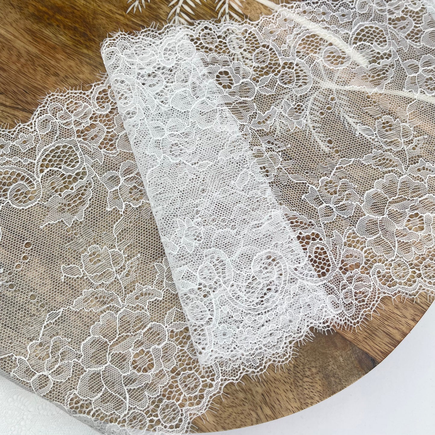 Ella White 190mm Stretch Lace