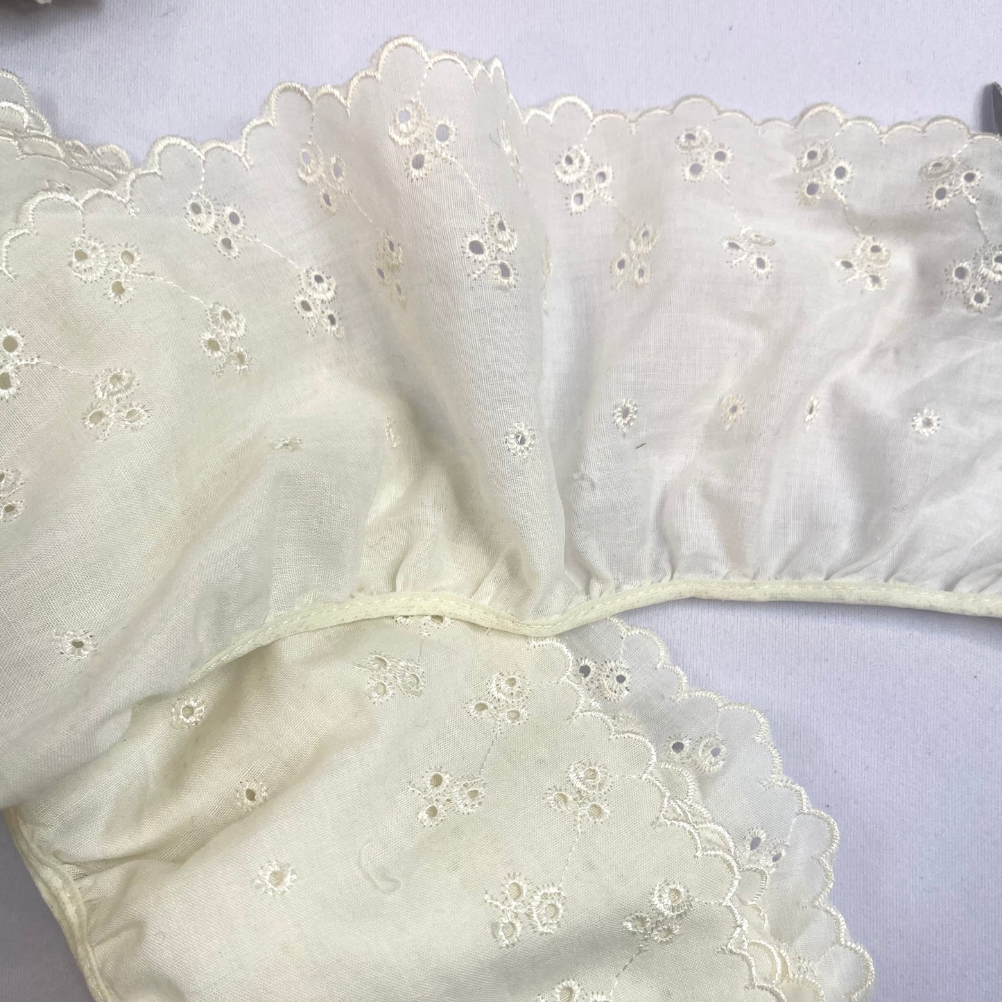 2.5mtrs Cream Ruffle Broderie