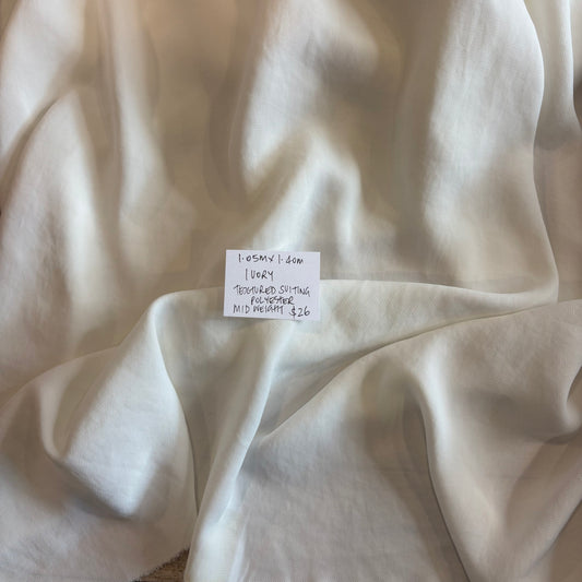 1.05m Ivory Textured Suiting