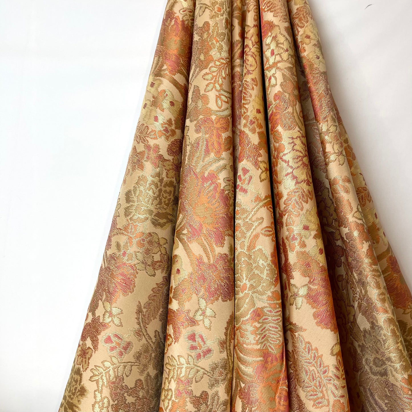 Sienna posy lightweight Brocade