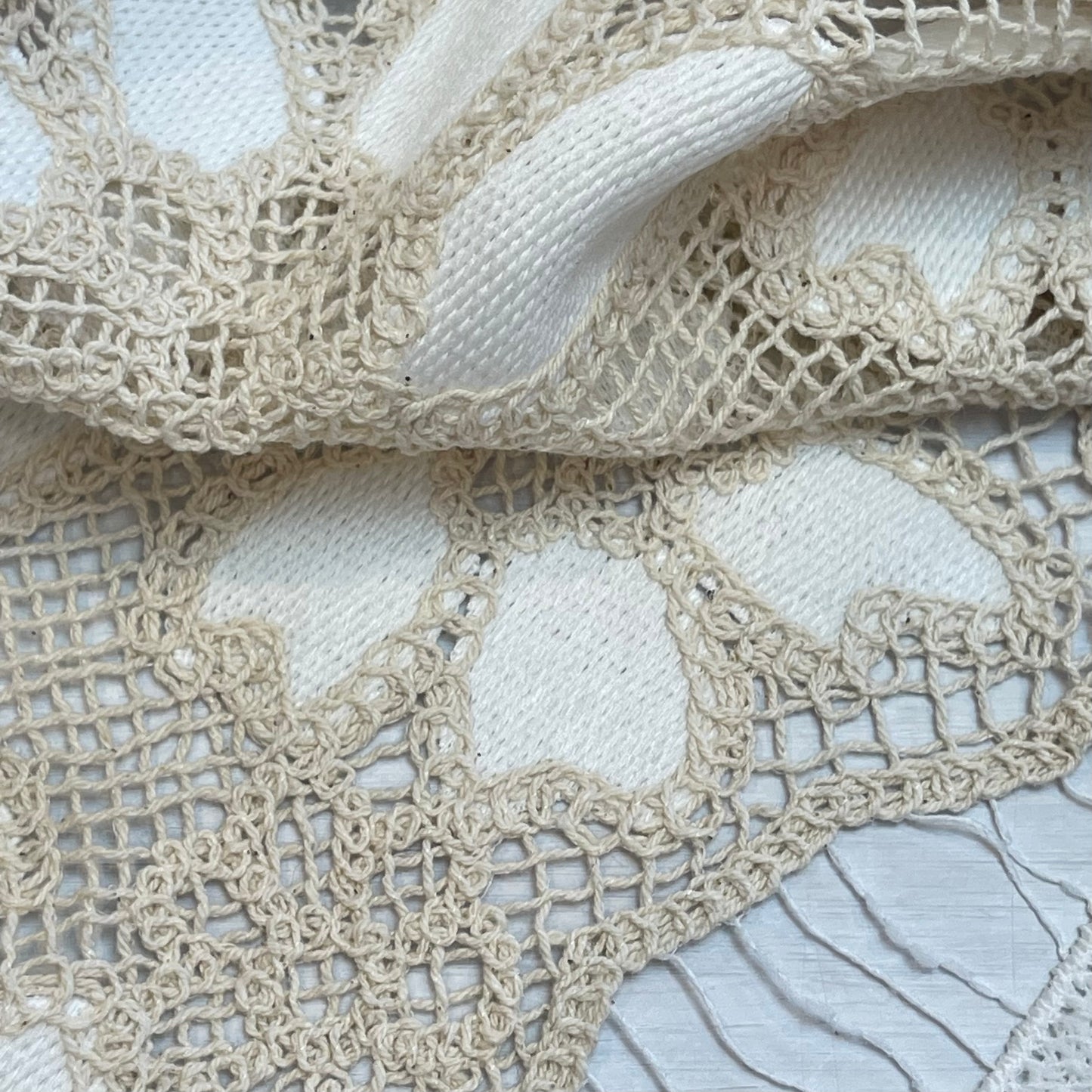 90cm cream crochet lace