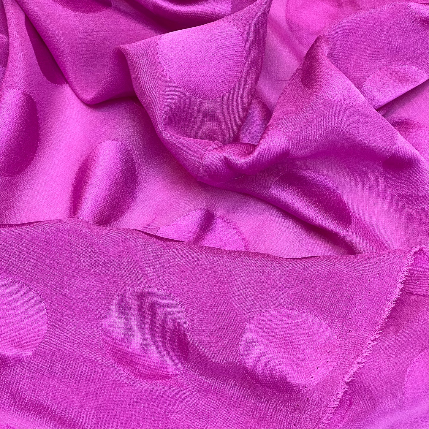 Magenta coin spot silk Crepe de Chine