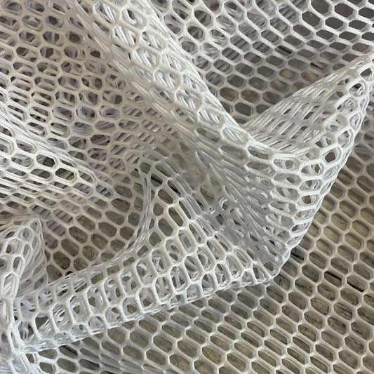 Polar white geometric mesh