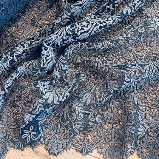 2.5m delft blue tulips chenille lace