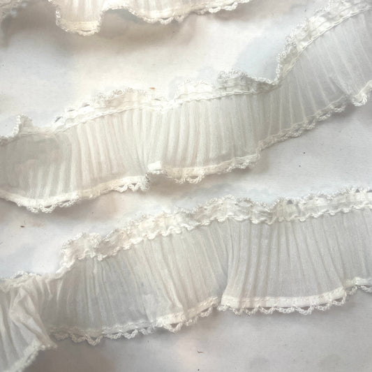 Ivory pleated frill trim 4cm