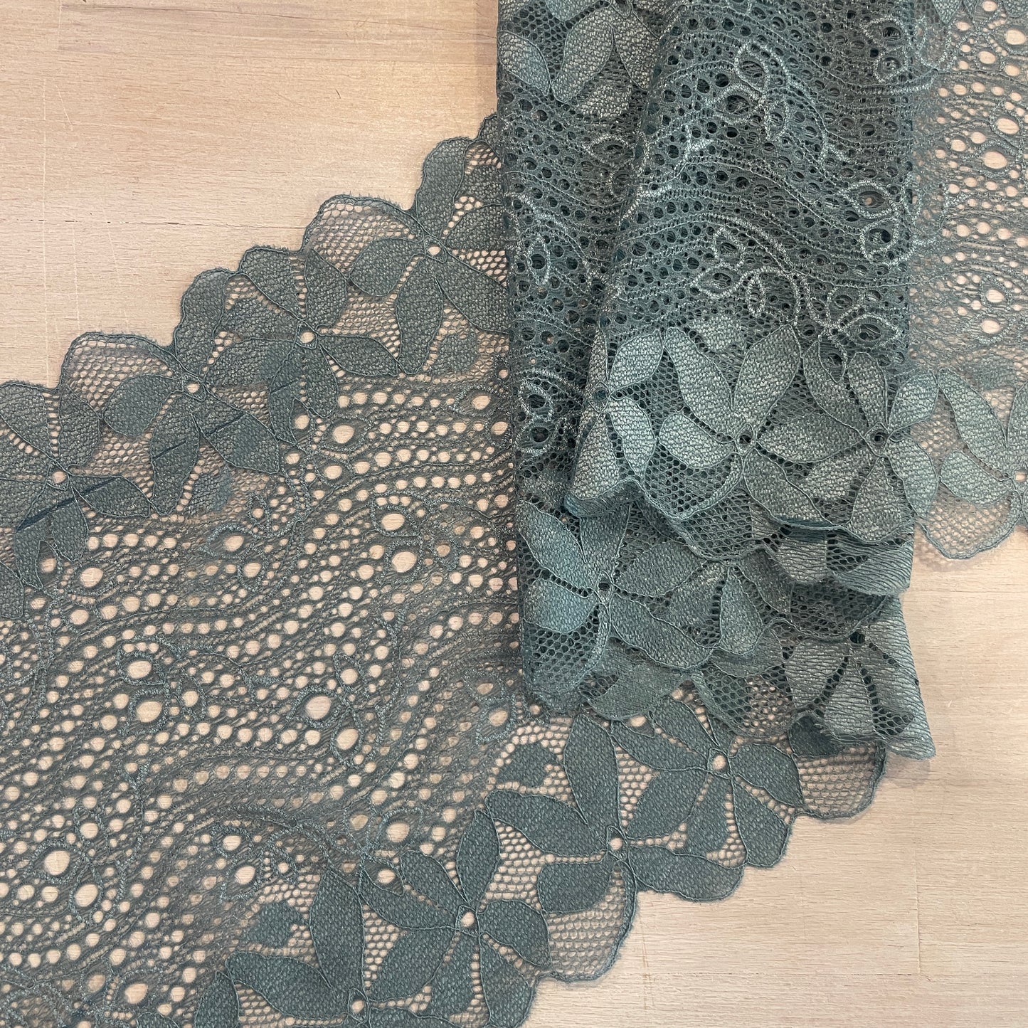 Duck egg floral 22cm stretch lace