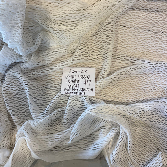 1.7m White Pebble Shaped Mesh
