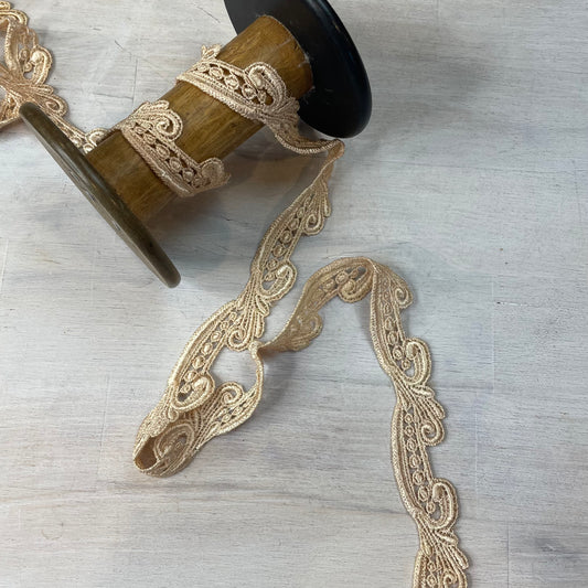 Paisley Swirl Cream Lace Trim