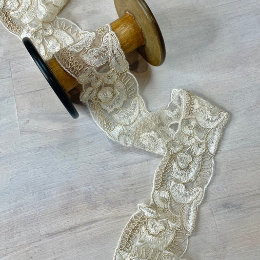 Mia Gold Lace Trim