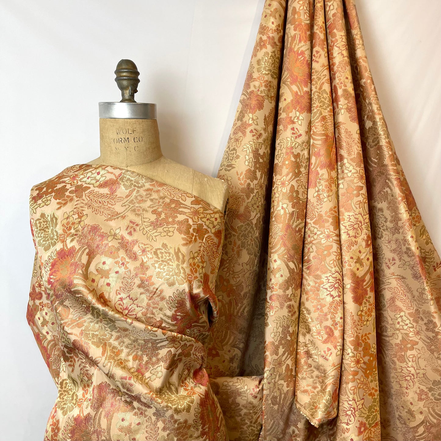 Sienna posy lightweight Brocade