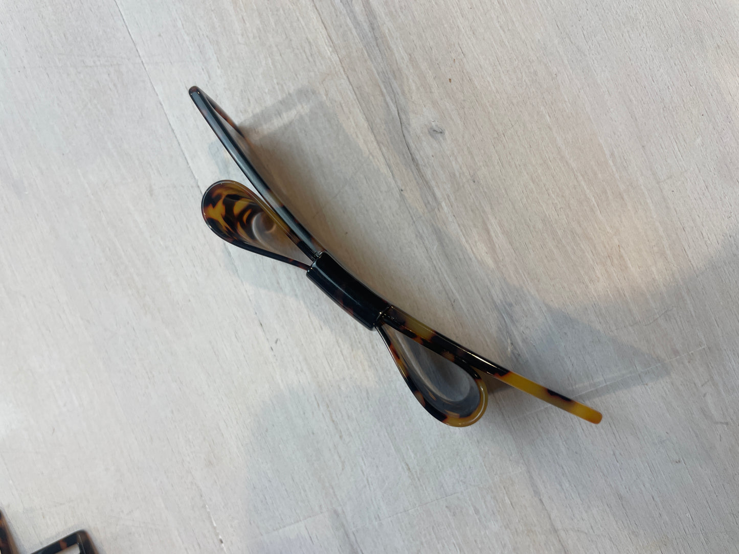 Tortoise shell resin bow