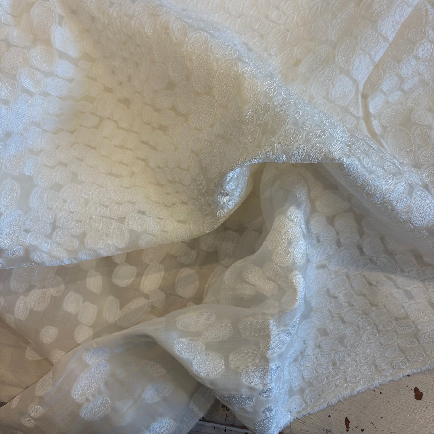 1.9m Ivory Bubbles Jacquard Brocade