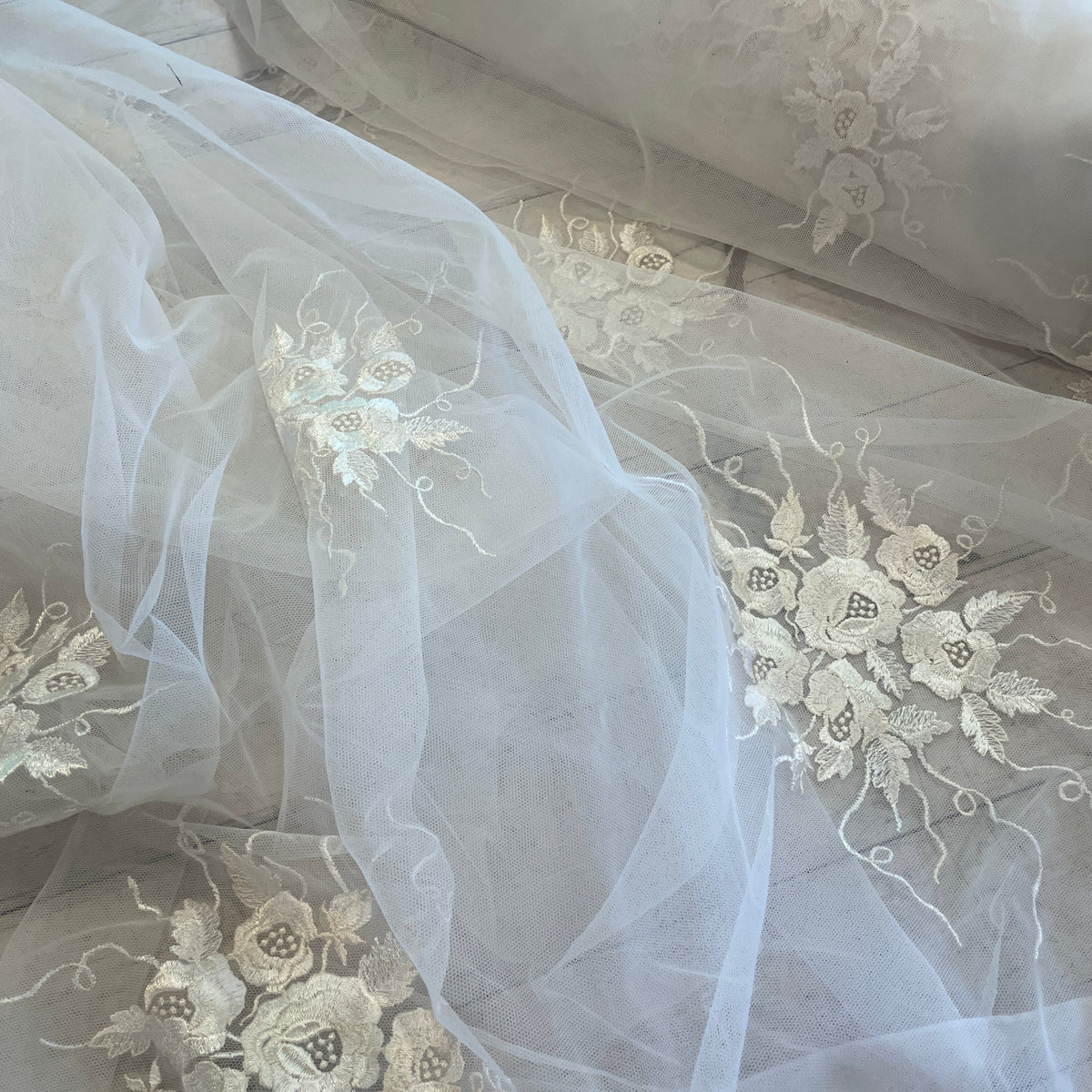 Bouquet  embroidered tulle