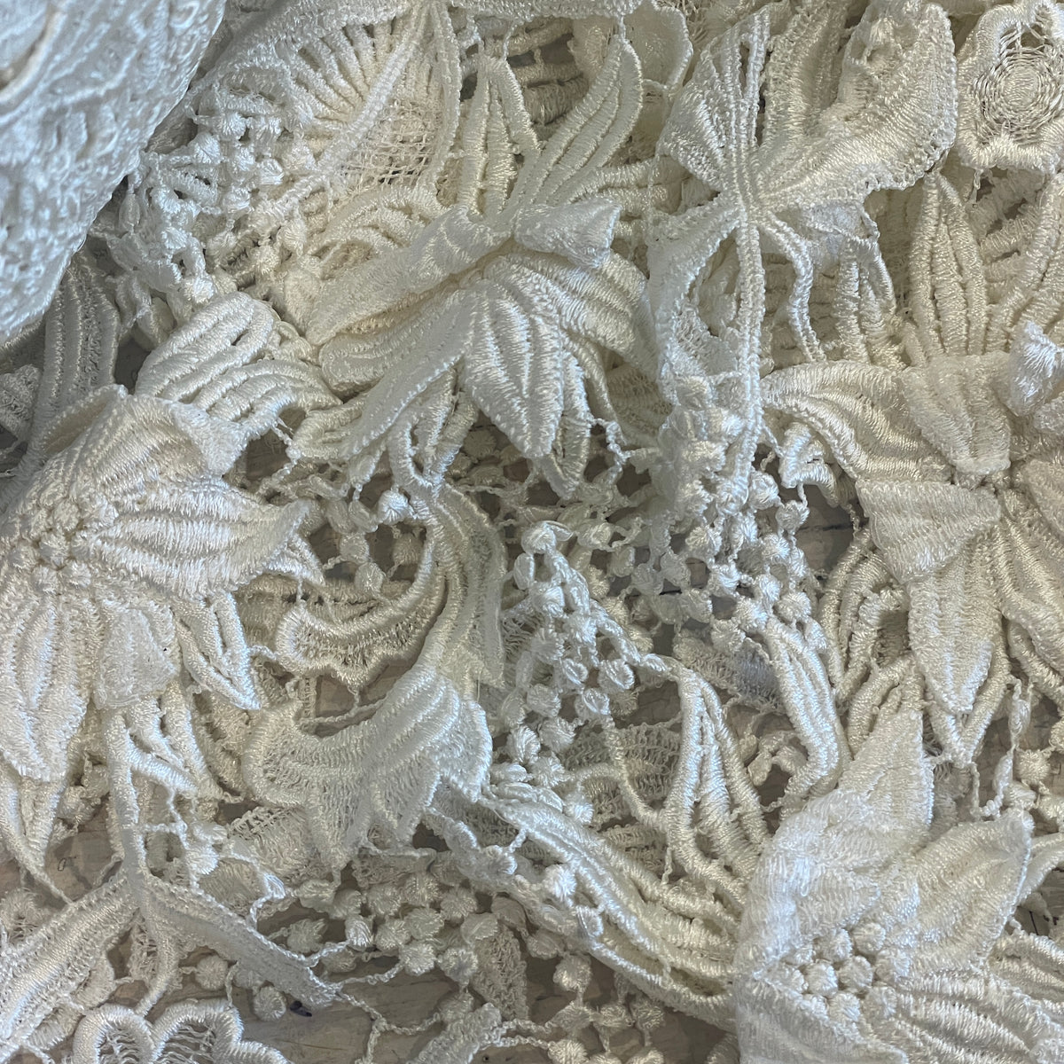 3D garden trail guipure lace